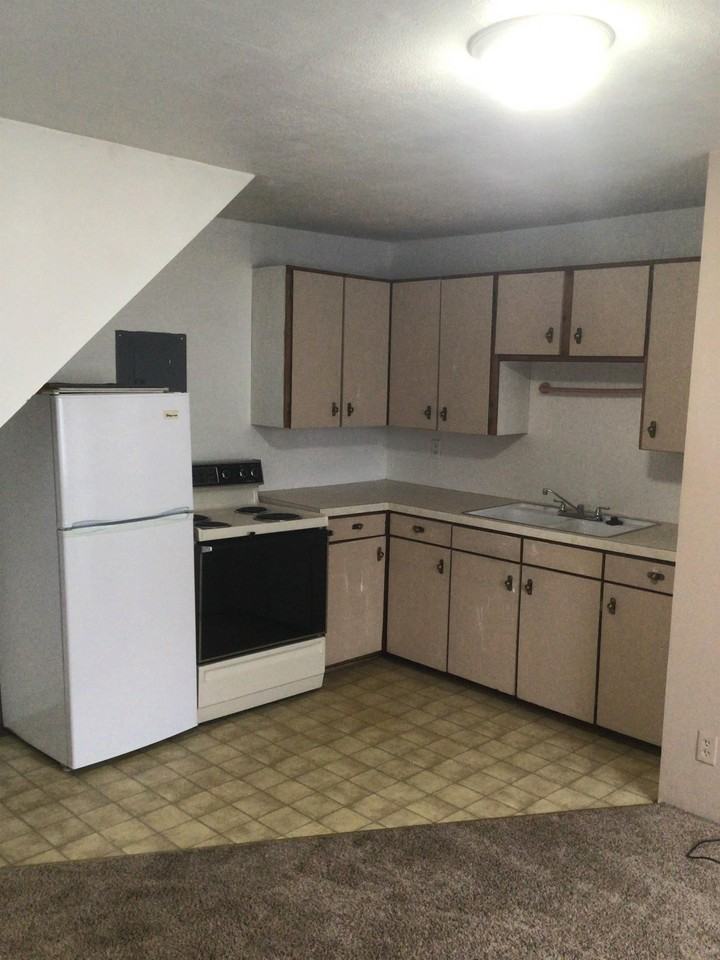 1017 E Broadway St #C - Photo 2 of 8