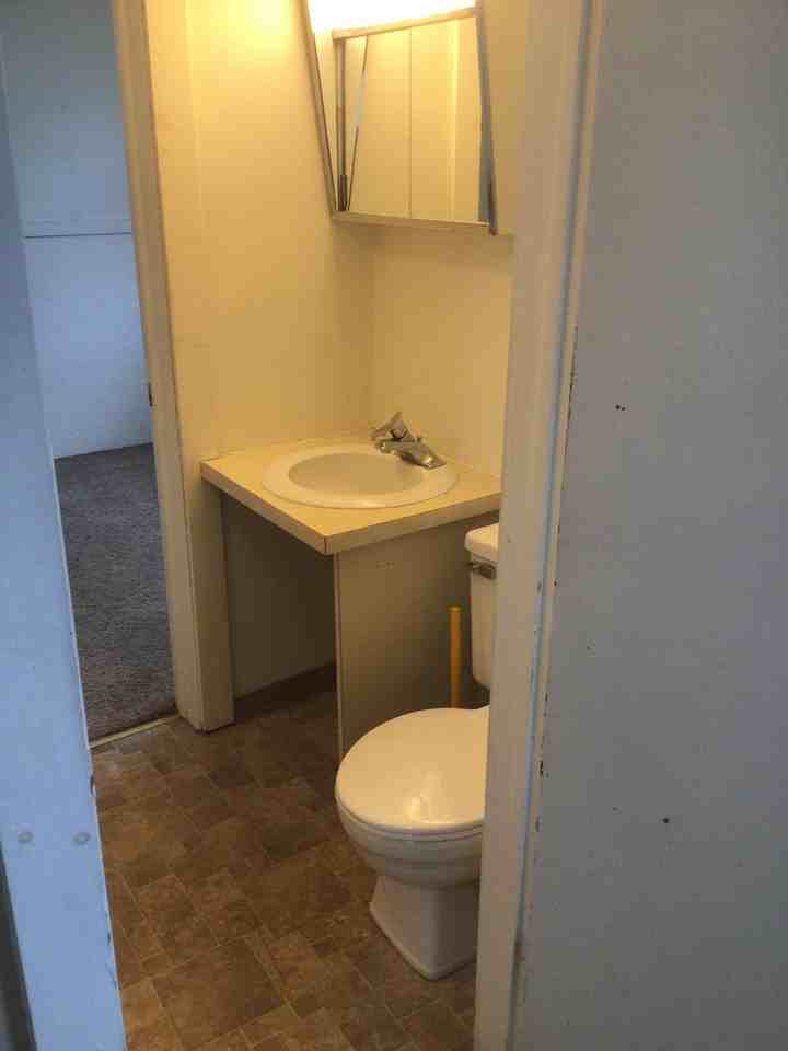 1017 E Broadway St #C - Photo 5 of 8