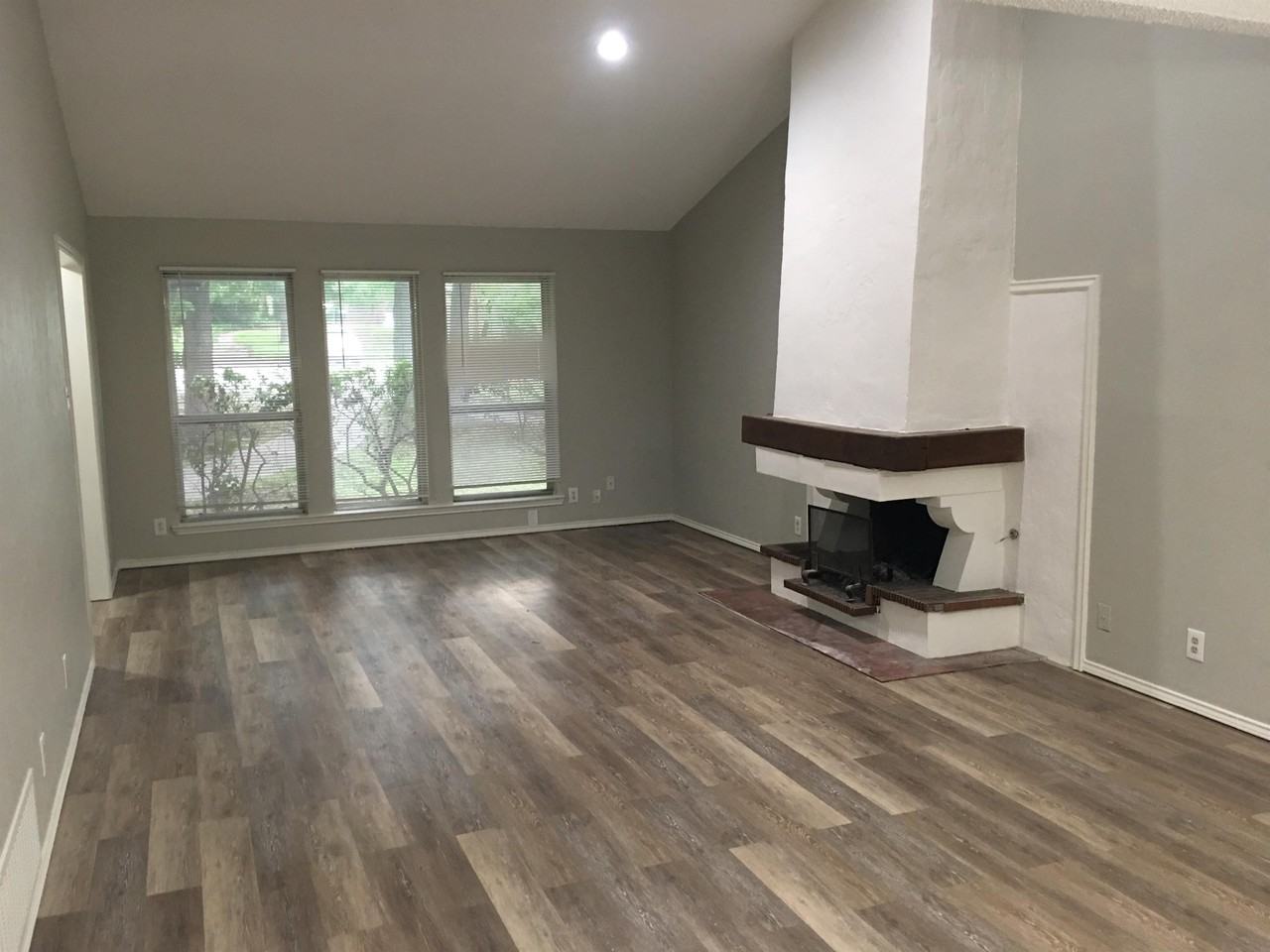 2201 Canterbury Ct #1 - Photo 2 of 9