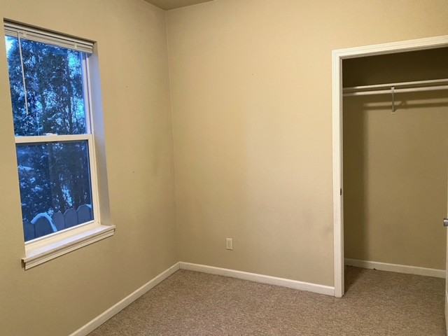319 Niagara Ave #1 - Photo 7 of 11