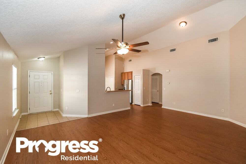 10938 Campus Heights Ln - Photo 3 of 21