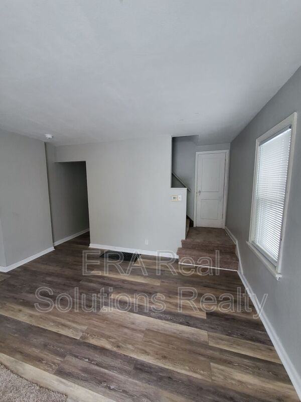 1683 E Whittier St - Photo 2 of 9