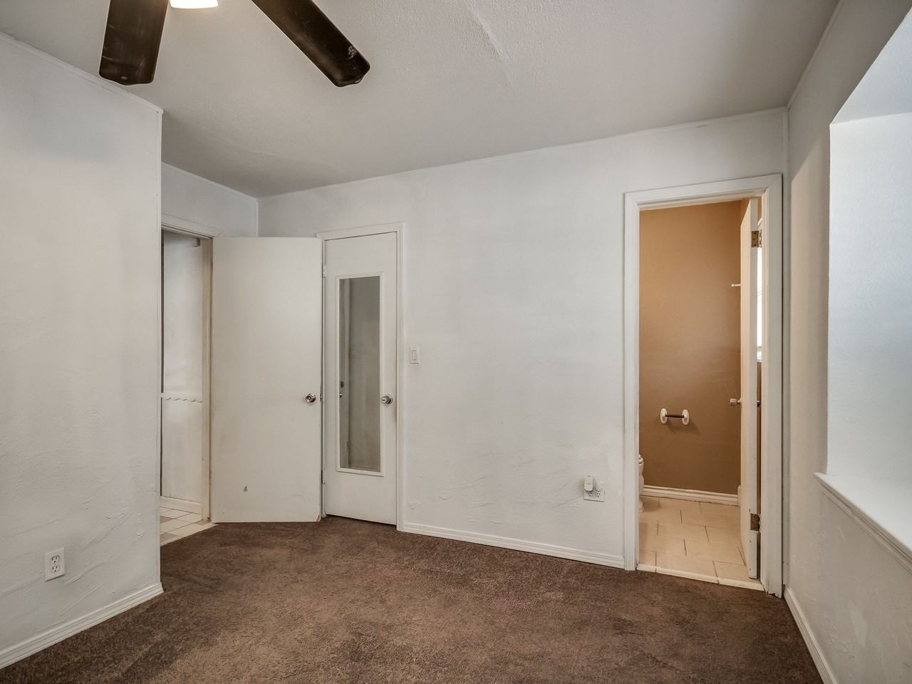 2516 Sw 63rd St #1 - Photo 6 of 11