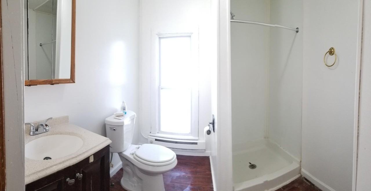 611 1/2 W 1st St #611-1-2 - Photo 6 of 6