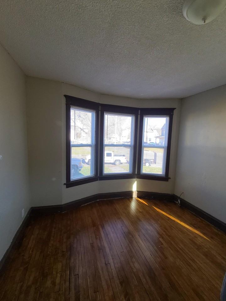 228 Randolph St #228 - Photo 3 of 12