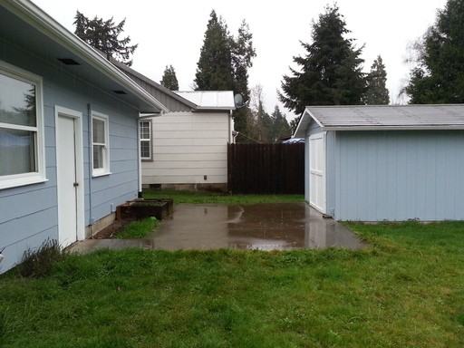 47684 Bain St - Photo 3 of 17