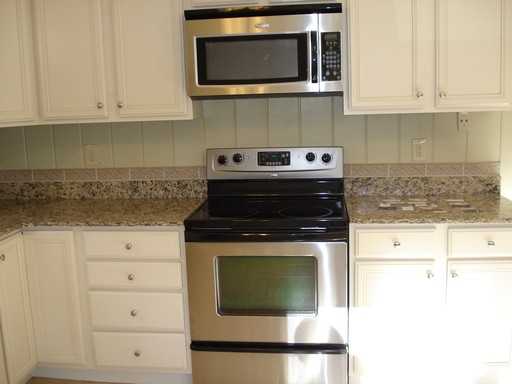 2108 Emerywood Dr - Photo 3 of 16