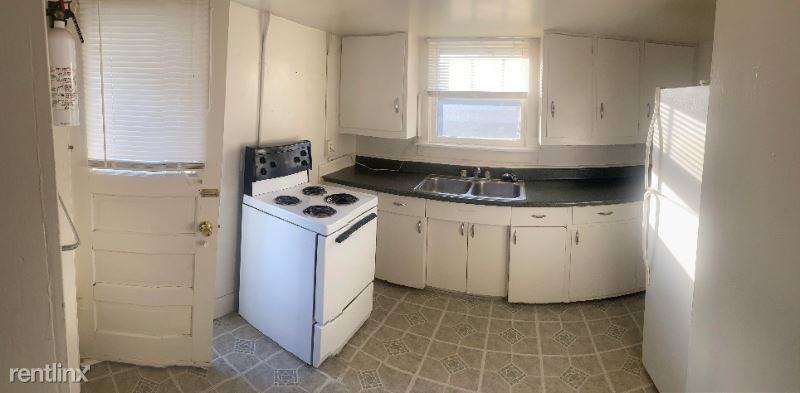 511 Ash St - Photo 3 of 11