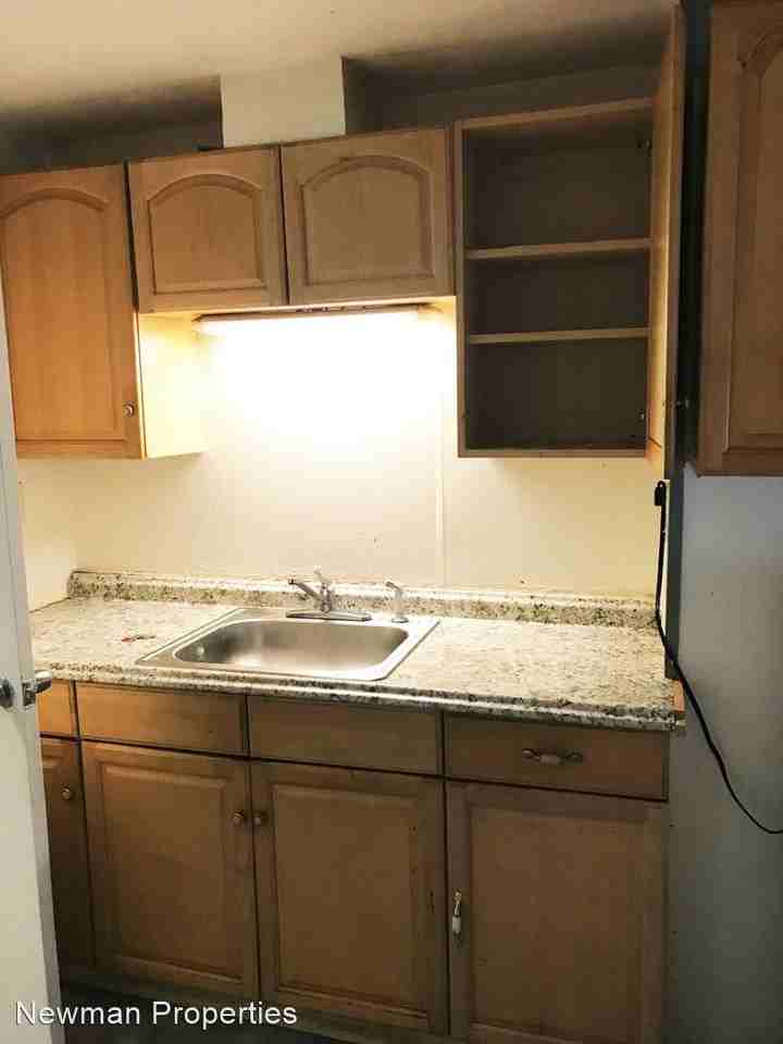 202 Lexington Street - Photo 3 of 10