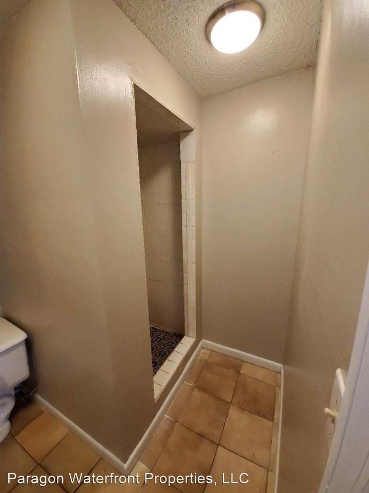 812 E Lotus Ave - Photo 3 of 5