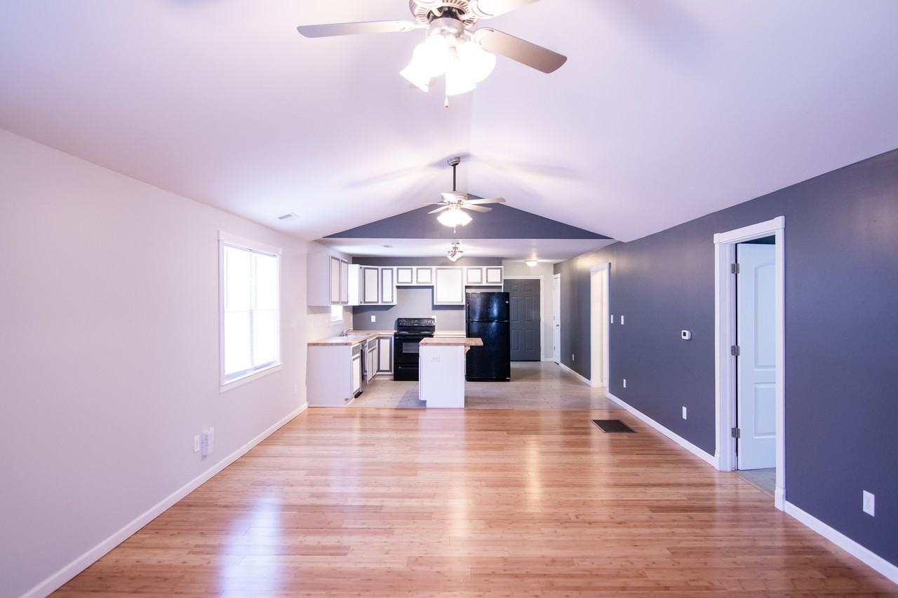 1617 Spruce St - Photo 2 of 12