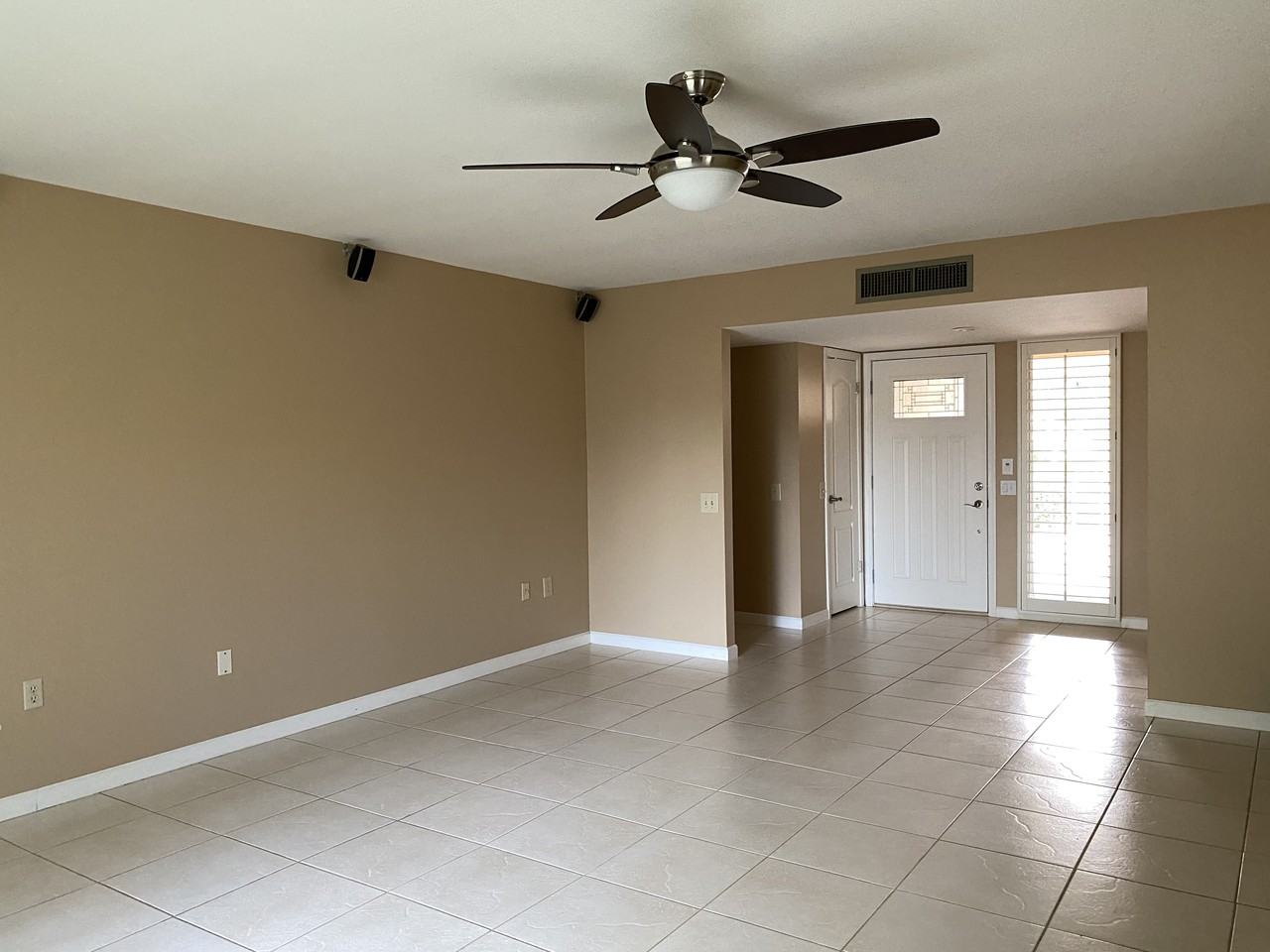 18218 N 125th Ave - Photo 4 of 28