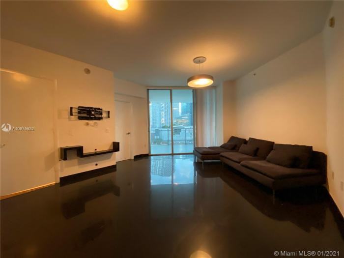 305 S Miami Ave - Photo 3 of 15