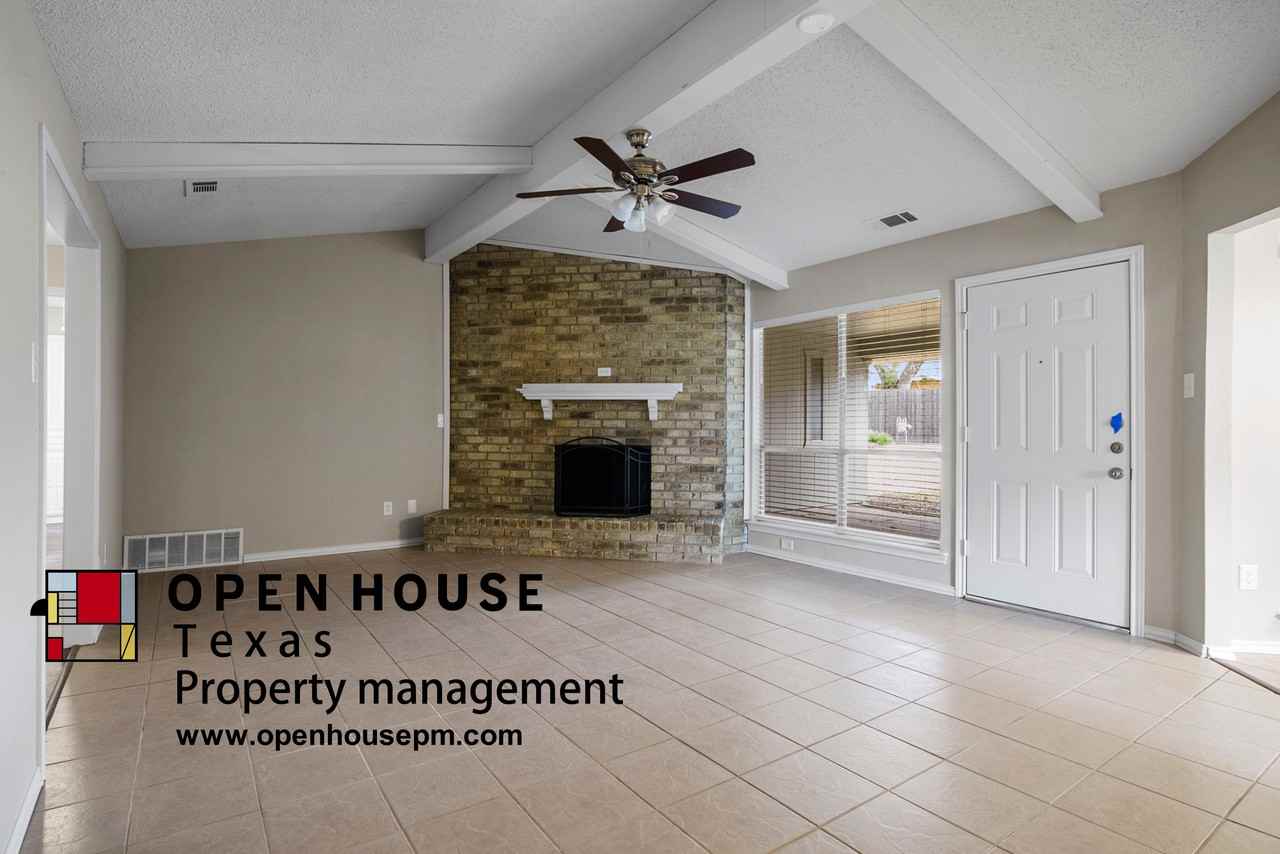5902 Fawn Valley Ln - Photo 2 of 10
