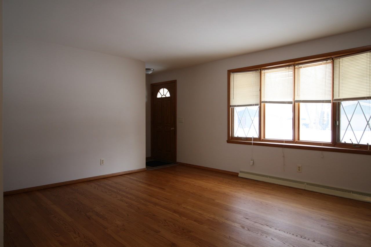 1801 S Telulah Ave - Photo 3 of 23