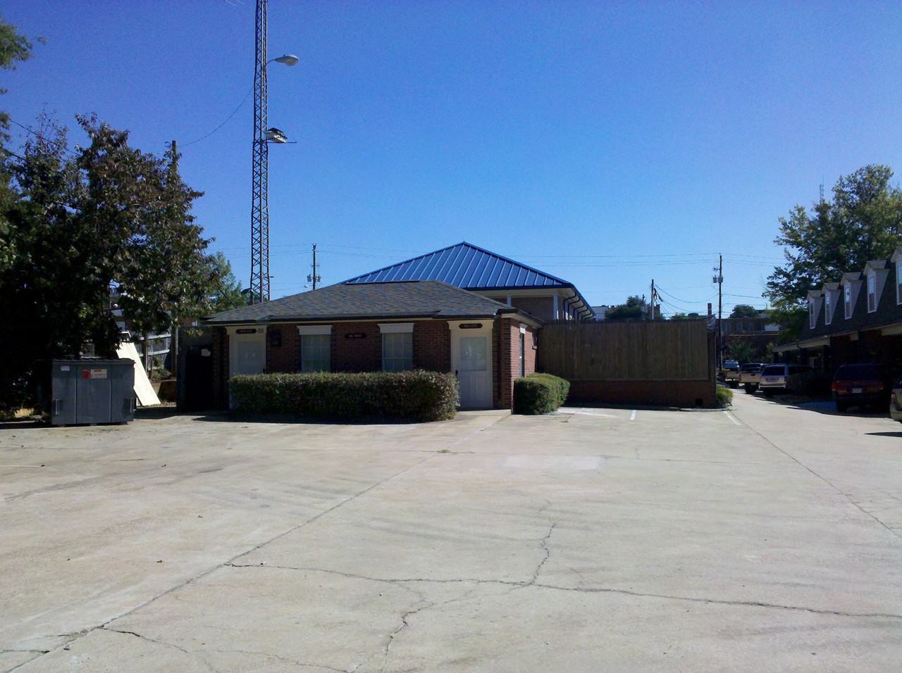 300 W Broome St - Photo 4 of 29