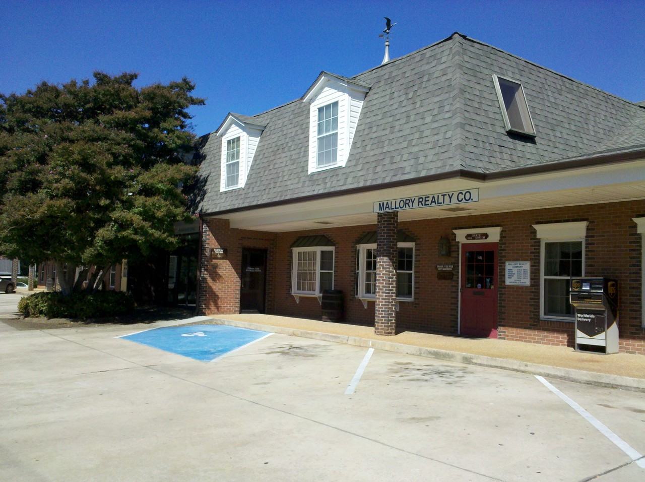 300 W Broome St - Photo 7 of 29