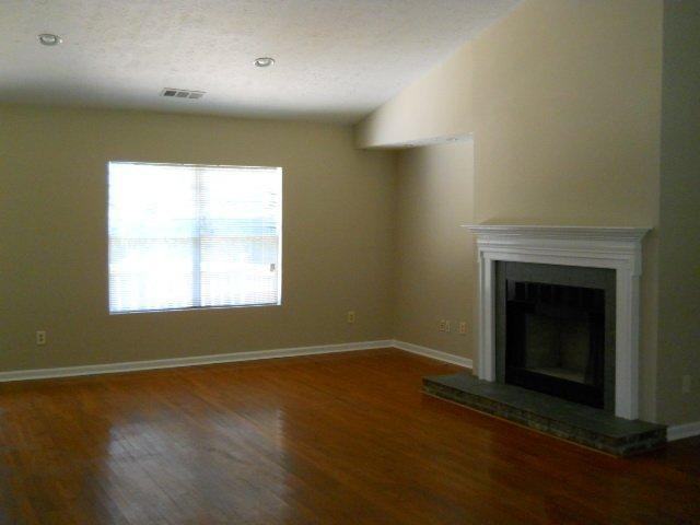 110 Hazzard Ct - Photo 2 of 13