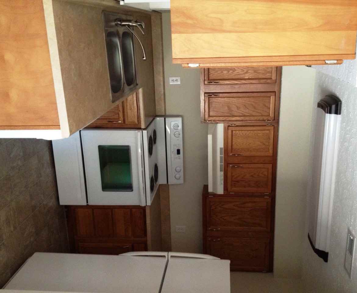 225 E 14th St - Photo 2 of 3