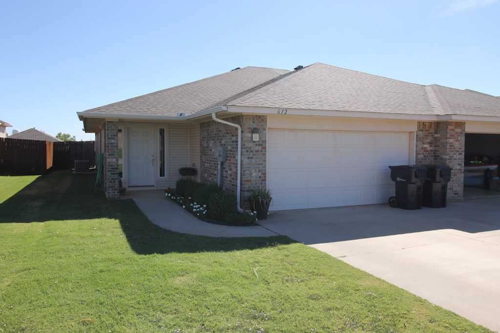 612 Rosemoor Ct - Photo 2 of 8
