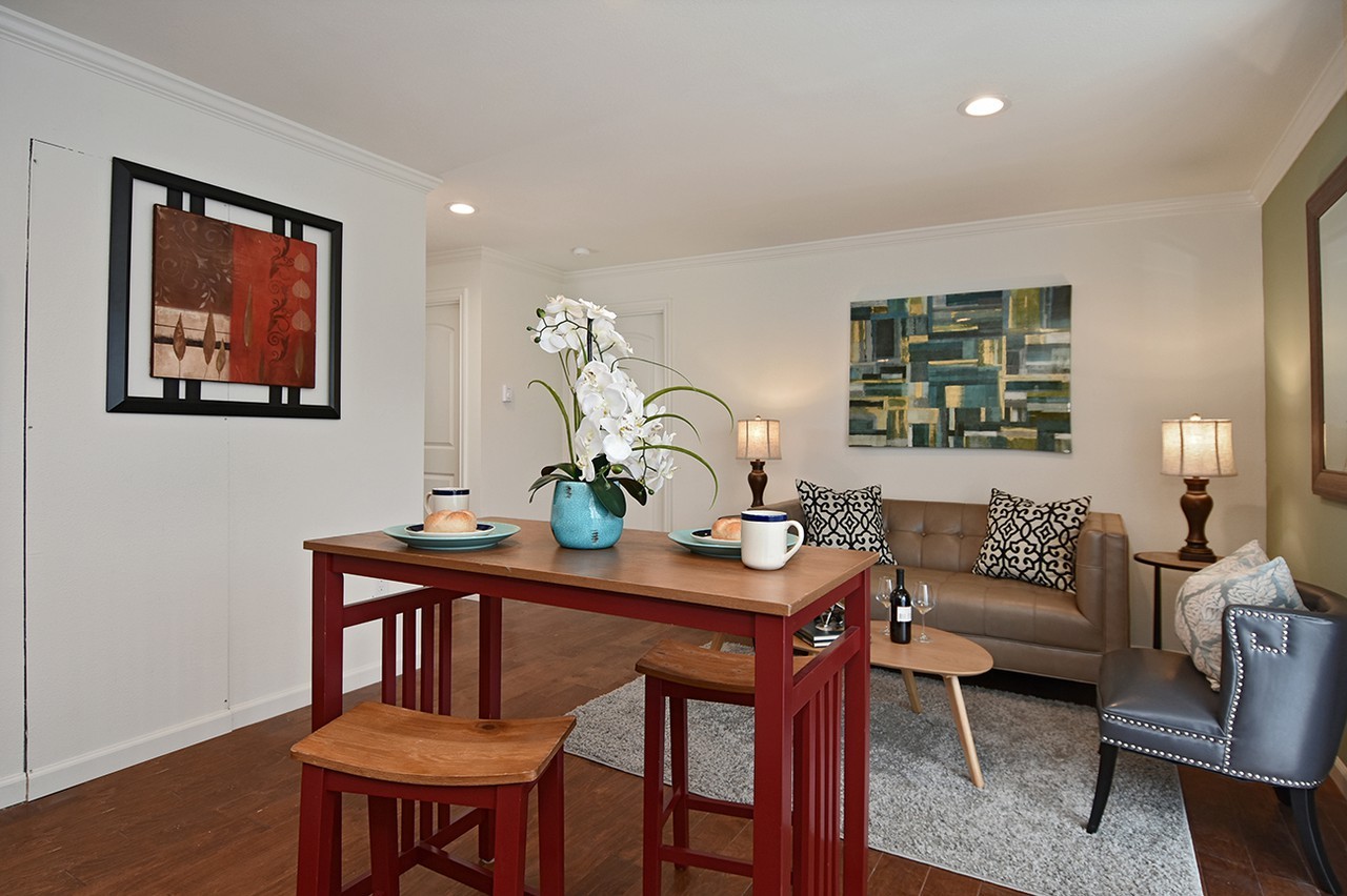 1512 NW 58th St - Photo 2 of 24