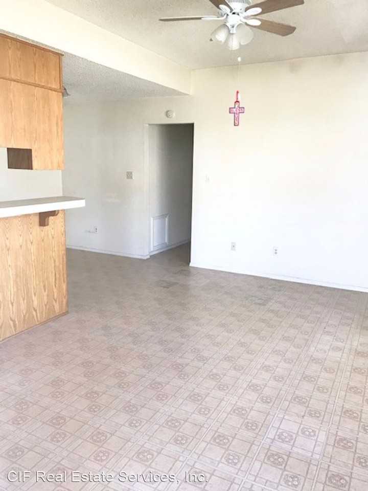 602 Hogan Duplex - Photo 2 of 6