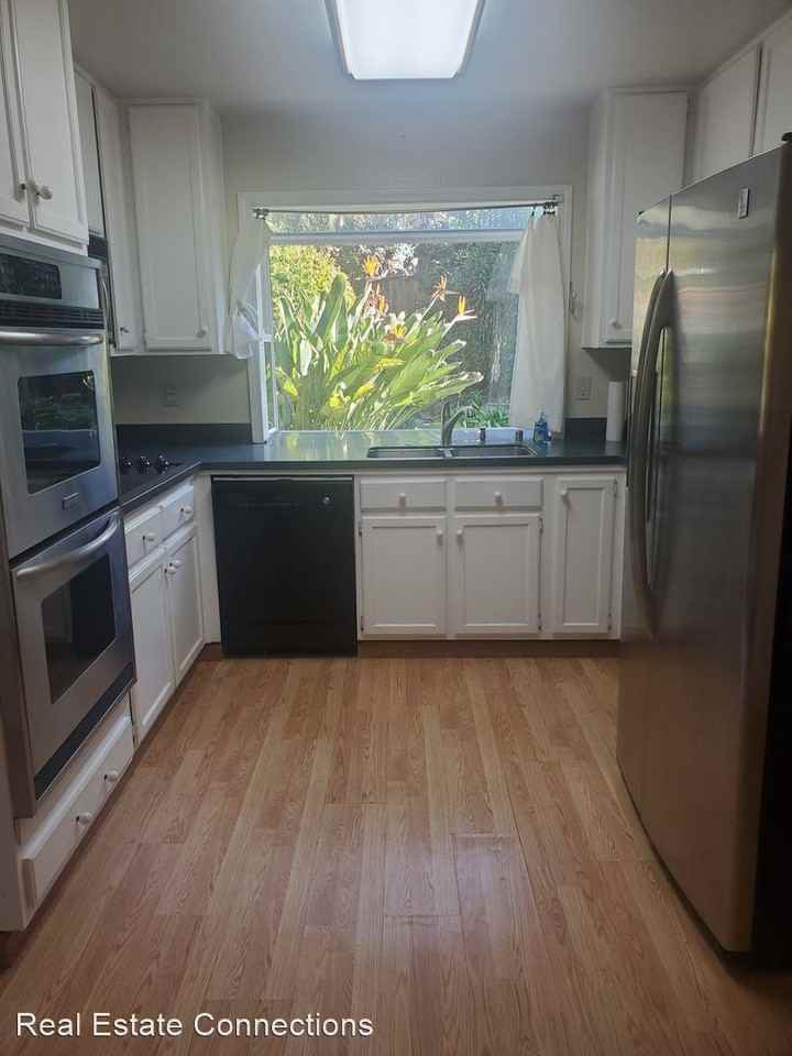 1791 Marcy Lynn Ct - Photo 2 of 13