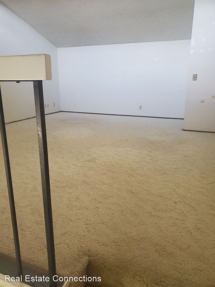 1791 Marcy Lynn Ct - Photo 3 of 13