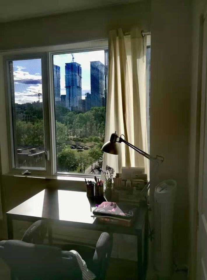 651 Rue De La Montagne - Photo 2 of 5