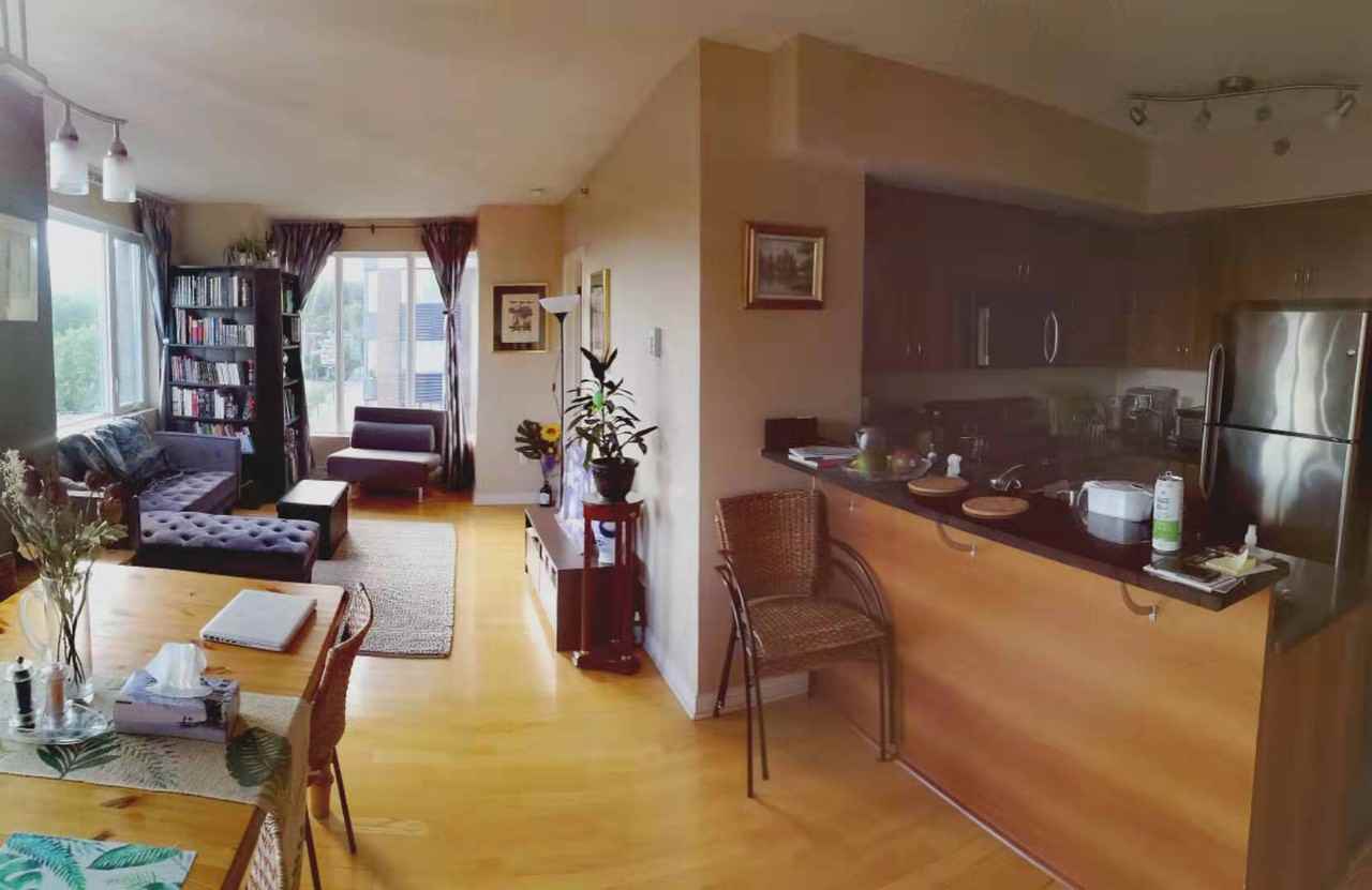 651 Rue De La Montagne - Photo 3 of 5