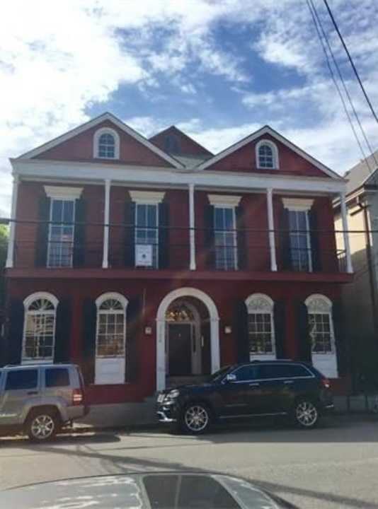 2726 Prytania St - Photo 2 of 10