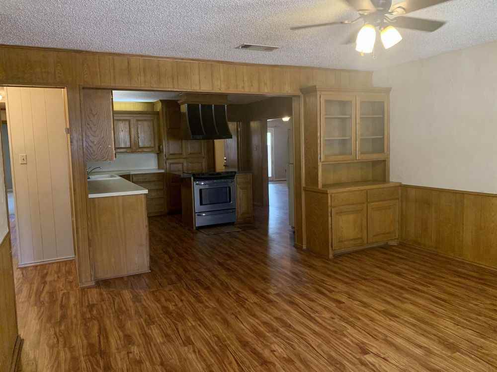 3013 30th St - Photo 2 of 17