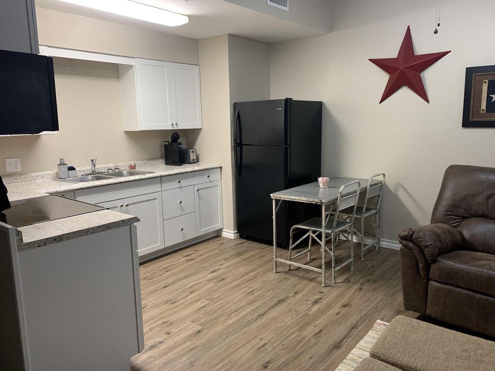 1206 1206 West Missouri Avenue - C - Photo 2 of 8