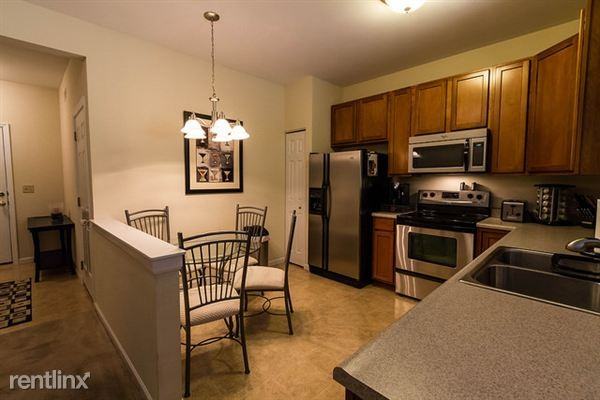 4035 Gentry Ln - Photo 3 of 10