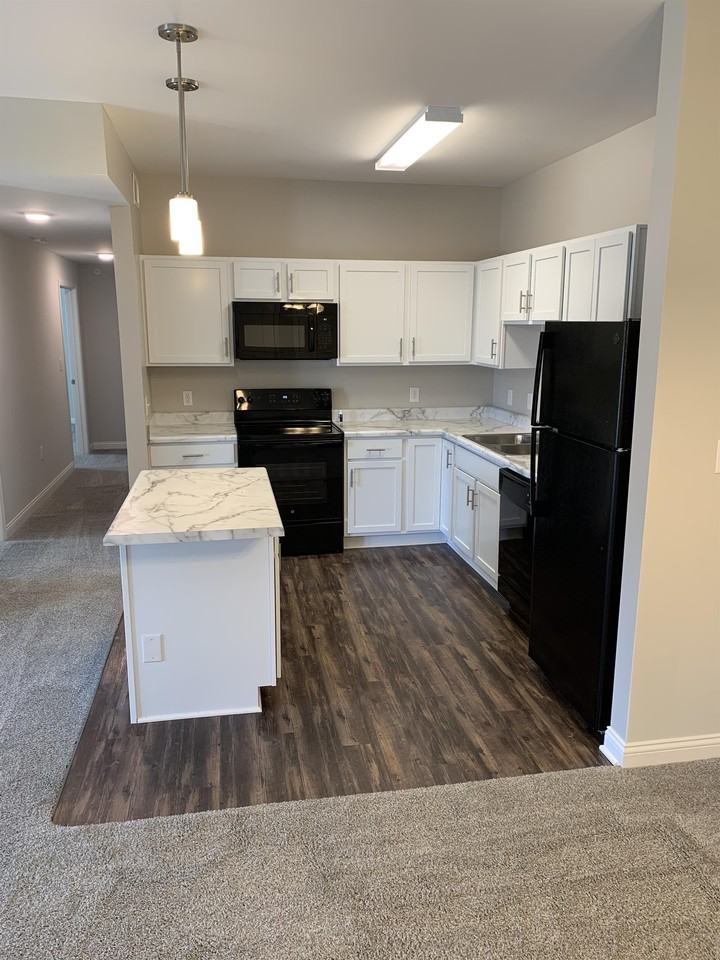 Crosspoint Apartments #21 - Photo 3 of 13