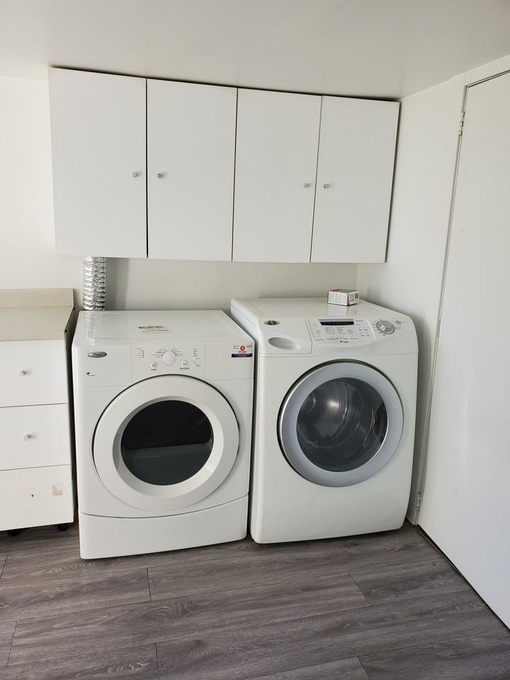 420 Delta Avenue - Photo 2 of 9