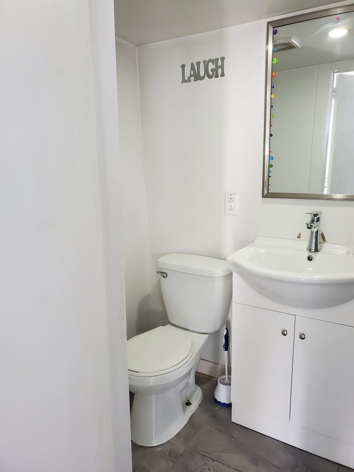 420 Delta Avenue - Photo 6 of 9