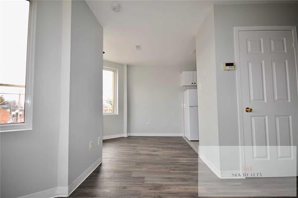 770 College Street #2 Floors - Photo 3 of 12