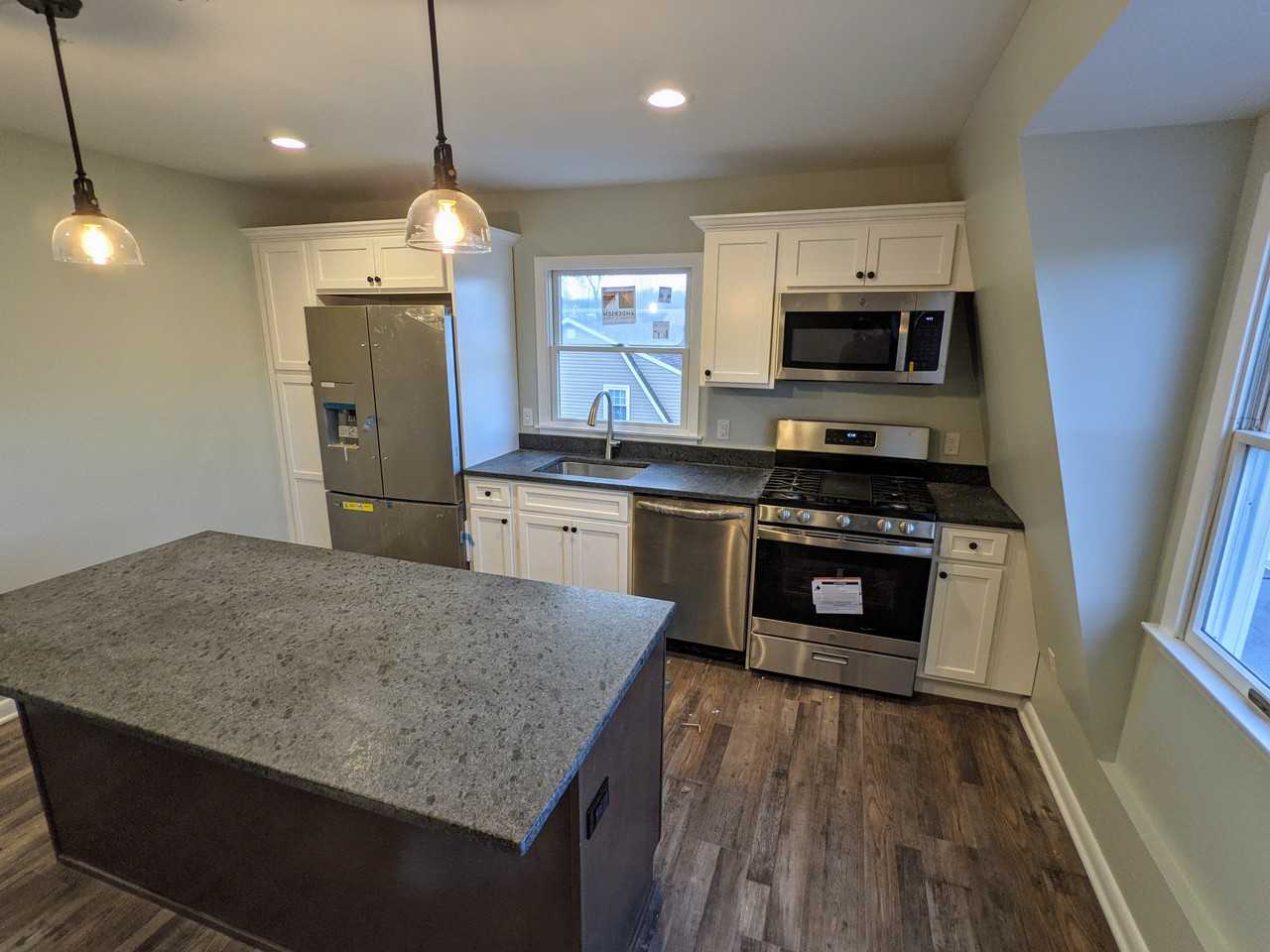 32 Central Ave #B - Photo 2 of 5