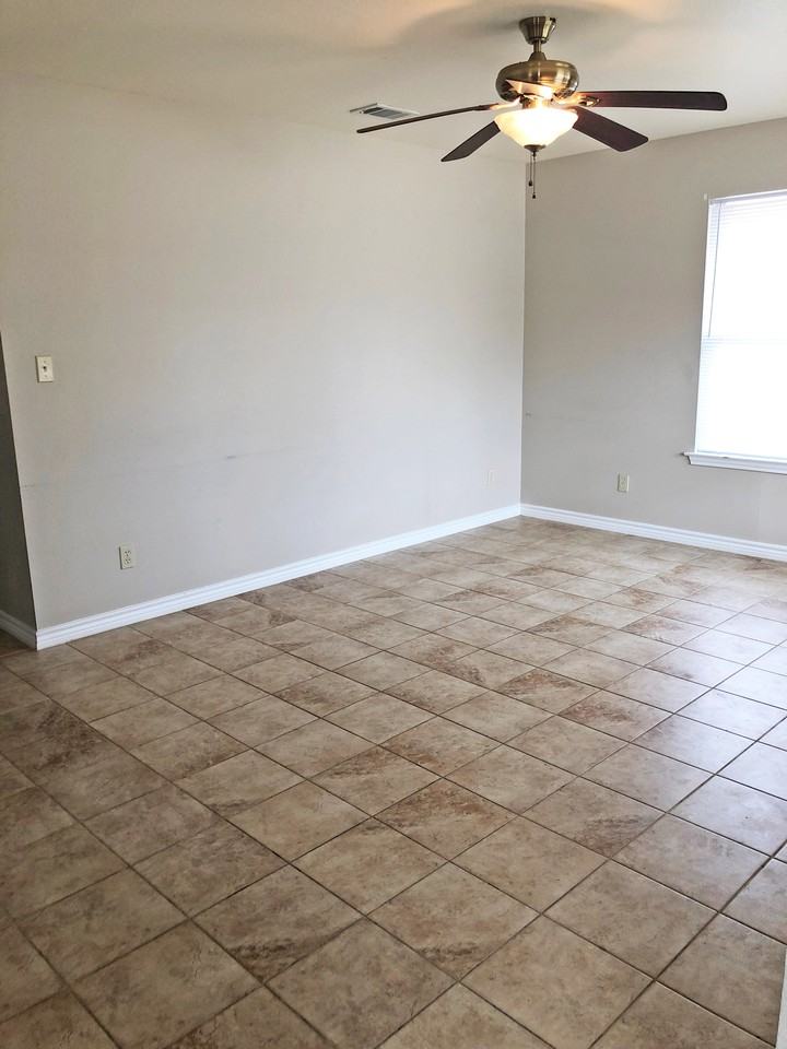 606 Georgia St #1 - Photo 2 of 7