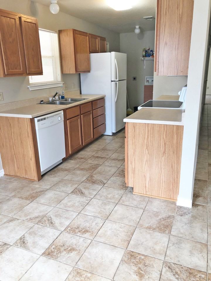 606 Georgia St #1 - Photo 3 of 7