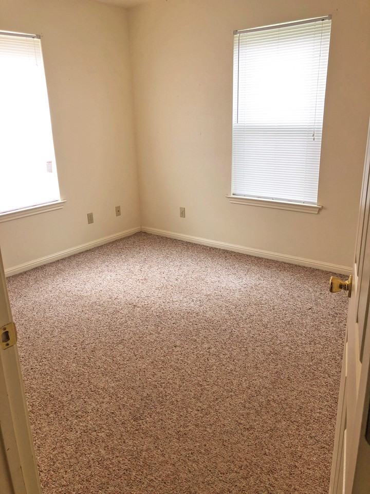 606 Georgia St #1 - Photo 4 of 7