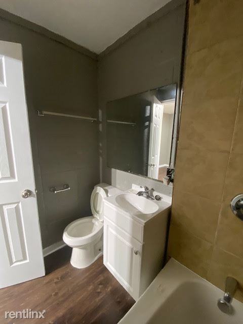 1119 Gurley St - Photo 2 of 10