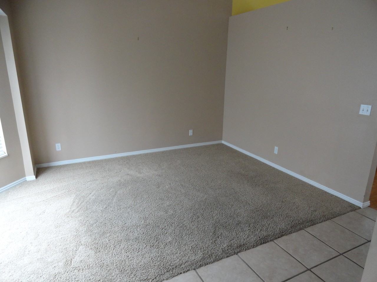 324 E 670 N - Photo 2 of 12