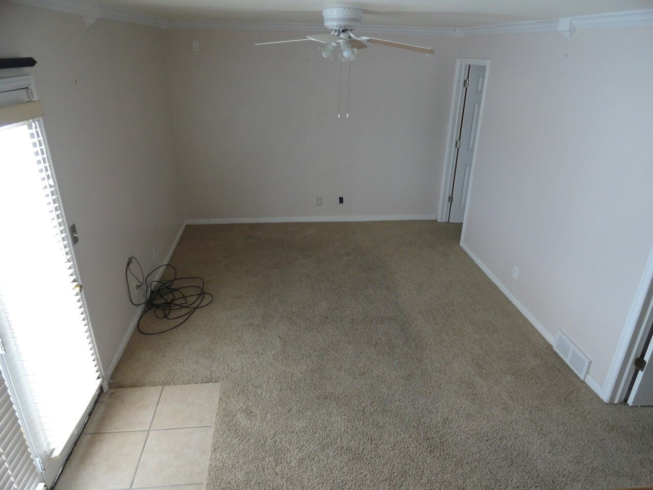 324 E 670 N - Photo 3 of 12