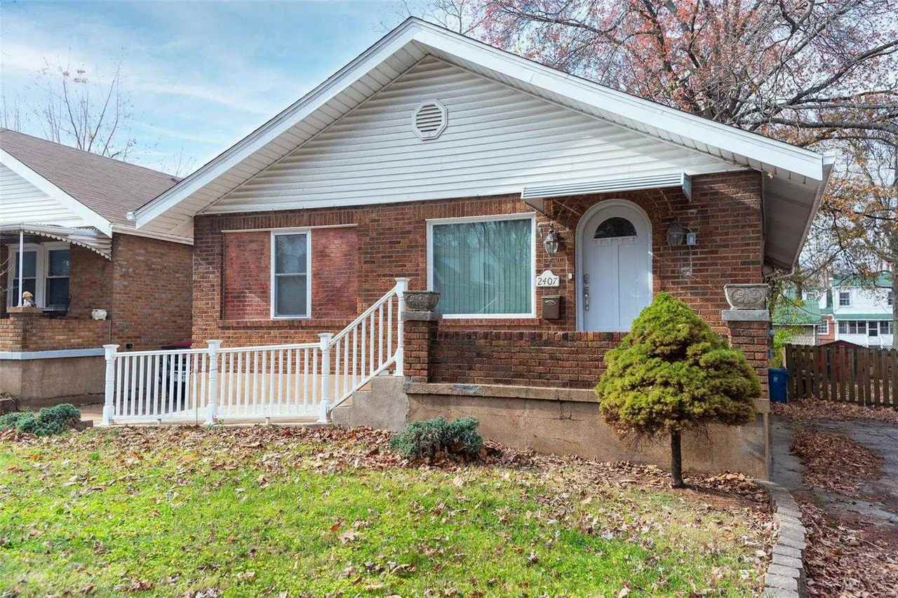 2407 Hartland Ave - Photo 3 of 34