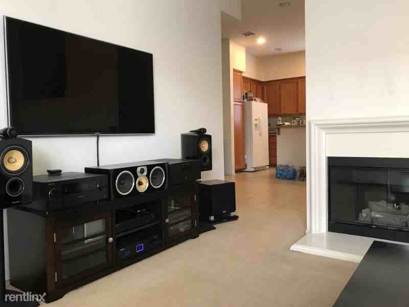 3407 3407 S Main St C - Photo 3 of 23