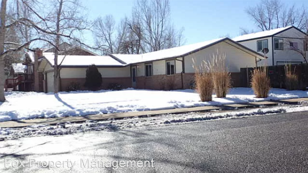 893 Dexter Dr - Photo 2 of 21