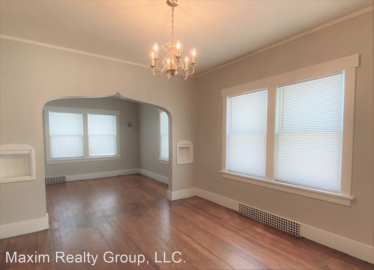 4537 Franklin St - Photo 2 of 9