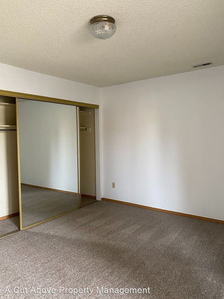 1210 Firefly Cir - Photo 2 of 12